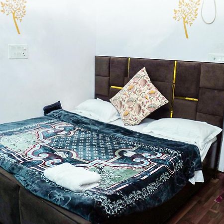Flips With Mykonos Guest House New Delhi Exterior foto