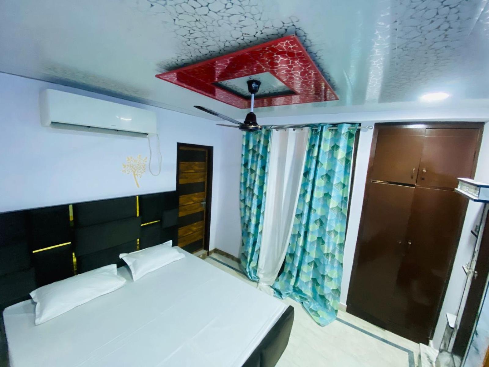 Flips With Mykonos Guest House New Delhi Exterior foto