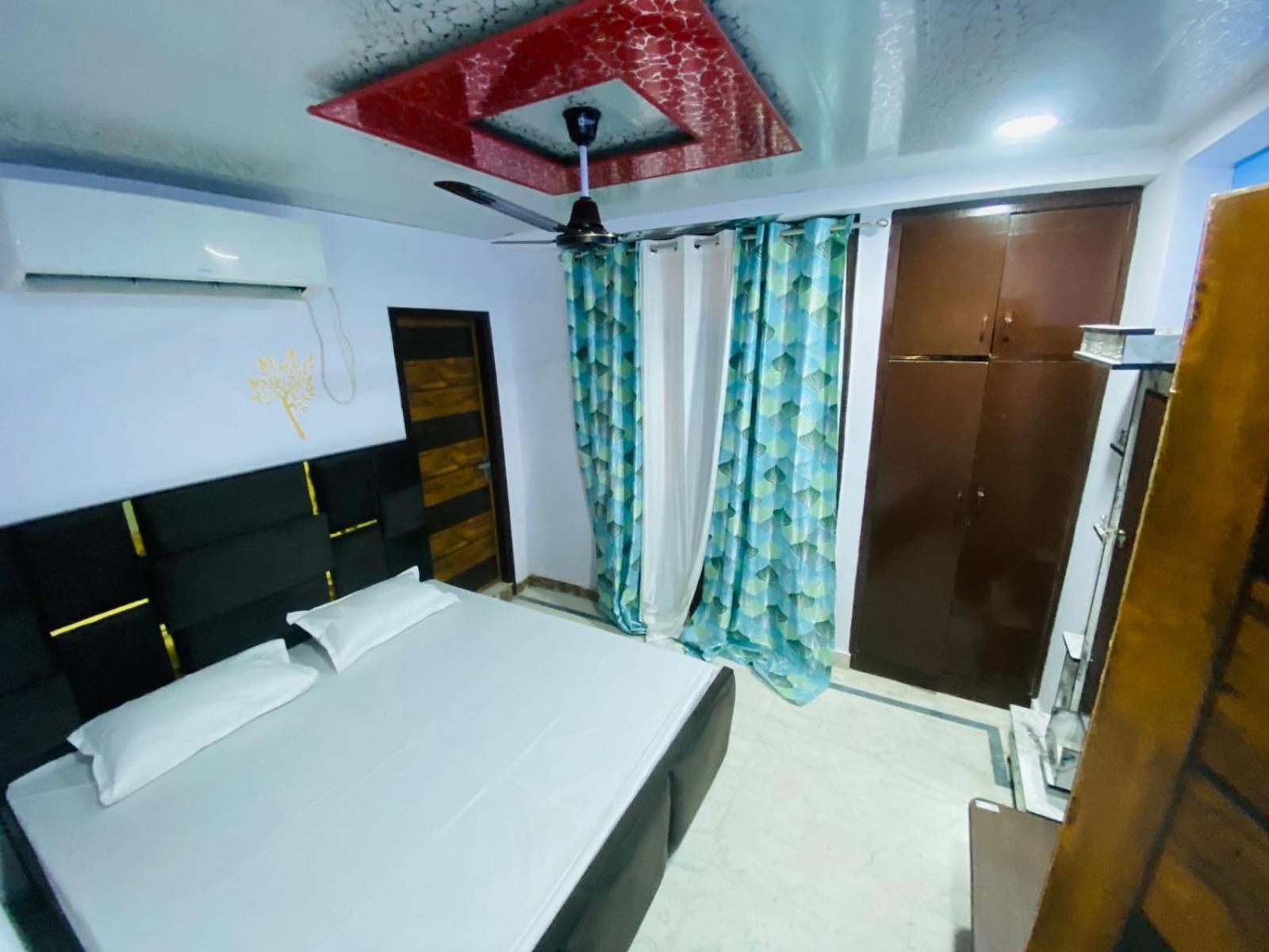 Flips With Mykonos Guest House New Delhi Exterior foto