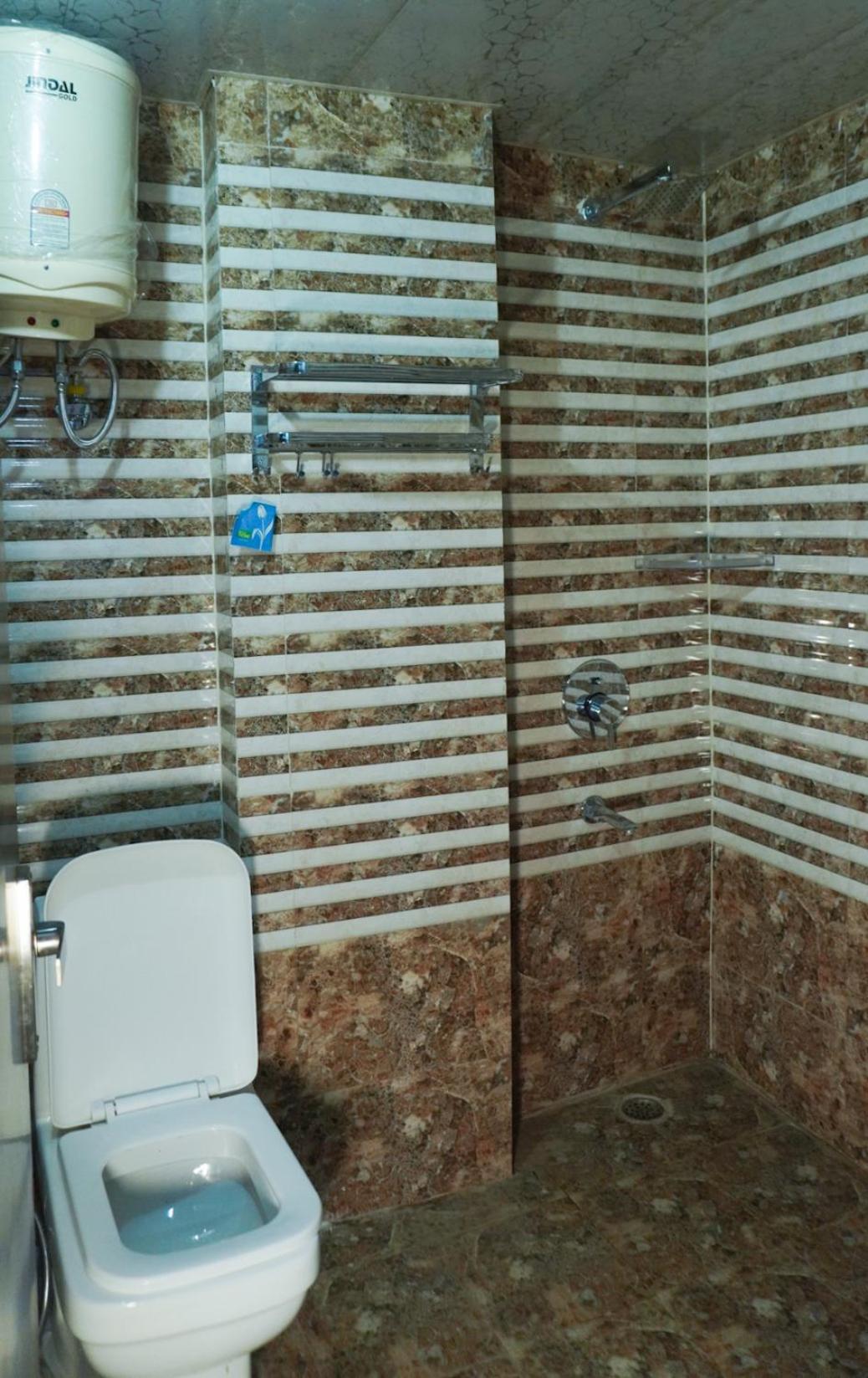 Flips With Mykonos Guest House New Delhi Exterior foto